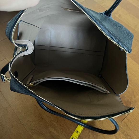 Michael Kors Weekender Bag - Picture 10 of 10